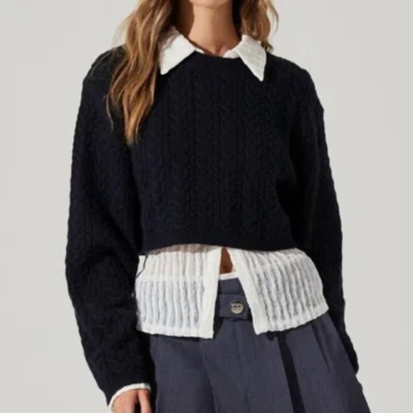 Astr Sweaters - NWT ASTR Wool Blend Women's Navy Cable Knit Cropped Large Sweater